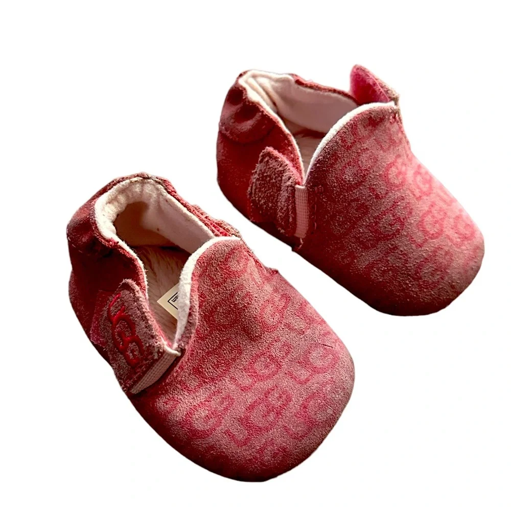 {UGG} Infant Bixbee Moccasins with Velcro Closure